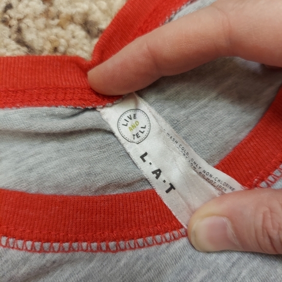 Live and Tell LAT Womens M STL Cardinals MLB Glitter Logo Baseball Tee Shirt - Picture 3 of 13